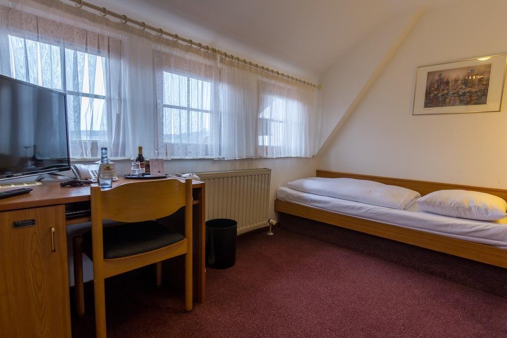 Фото Hotel Bär Sinsheim