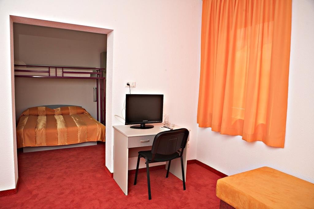 Фото Hotel Serdica