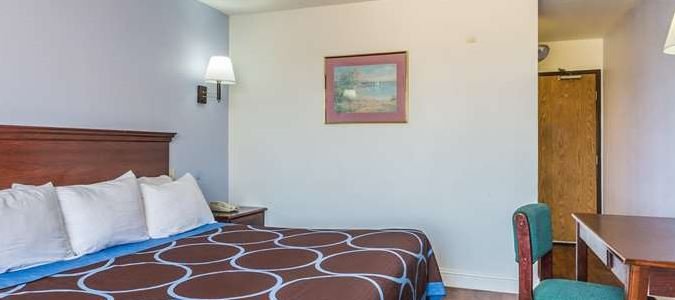 Фото Super 8 by Wyndham Garland North Dallas Area