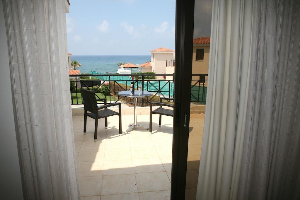 Фото Platzia Beach Villas