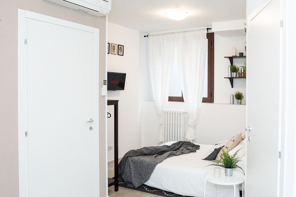 Фото Home Hotel - Paruta 65