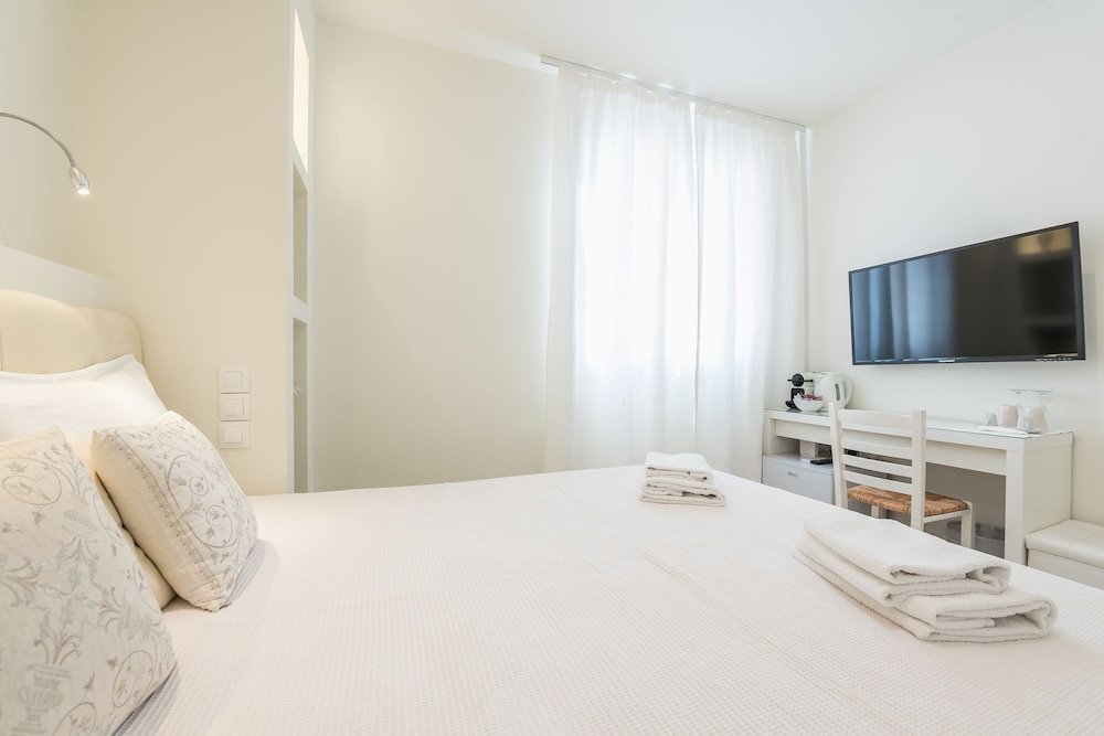 Фото Alc Perikleous Rooms 4
