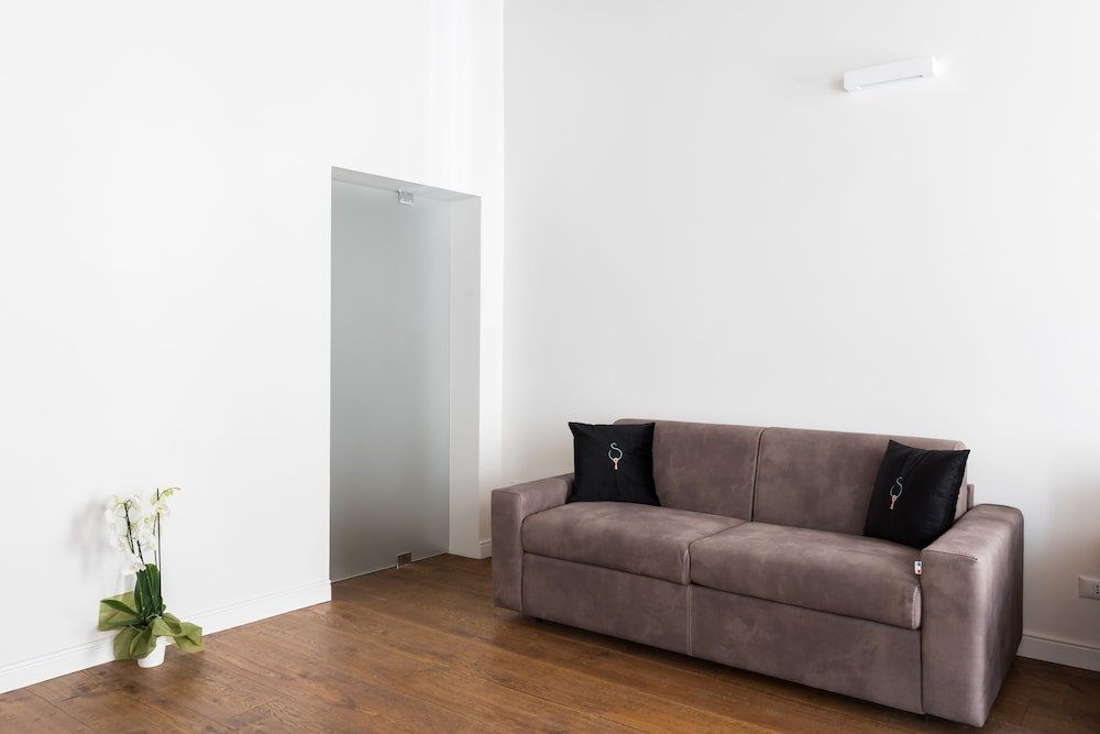 Фото A World Aparts - 104 Frattina