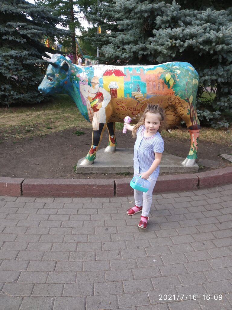 Genre sculpture Корова, Chelyabinsk, photo