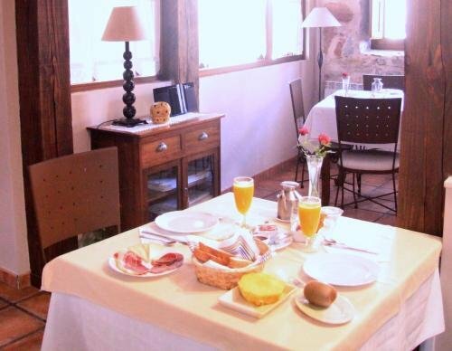 Внешний вид отеля La Casona de Lucía в Сигуэнце, фото 4