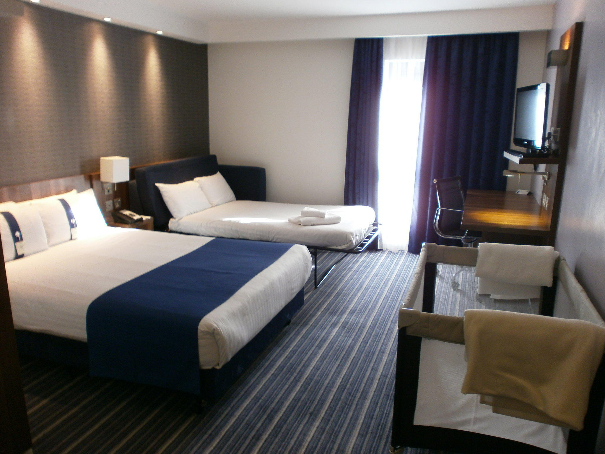 Фото Holiday Inn Express Dunstable, an Ihg Hotel