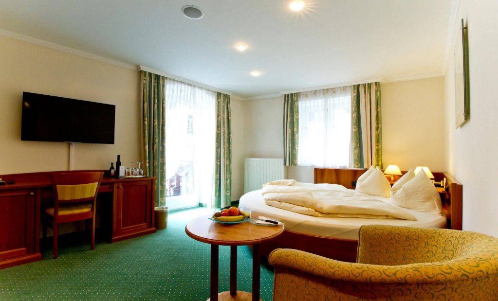 Фото Hotel Weisser Hirsch