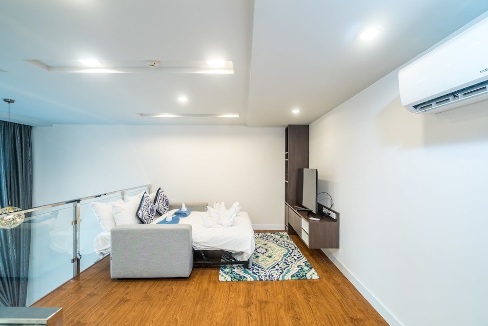 Фото Aristo Surin by Lofty