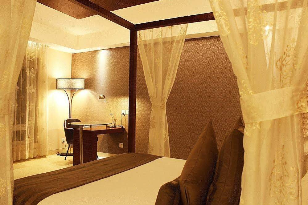 Фото Celesta Kolkata