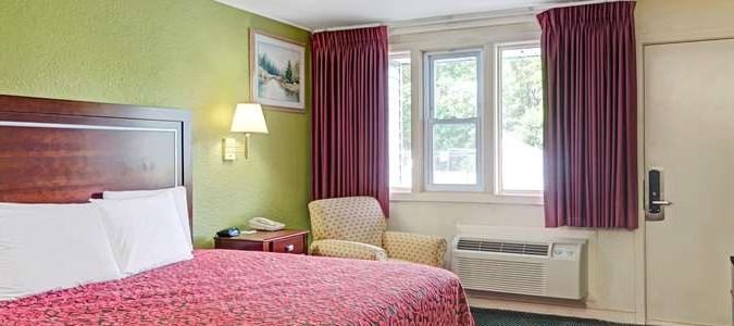 Фото Days Inn by Wyndham Kittery