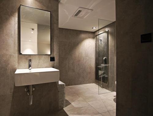 Фото Slow Town Hotel - Glowing