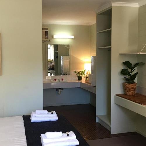 Фото Finley Country Club Hotel Motel