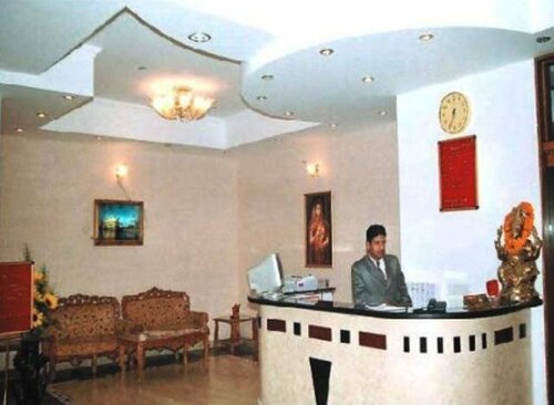 Oyo 10072 Hotel Amrit Regency