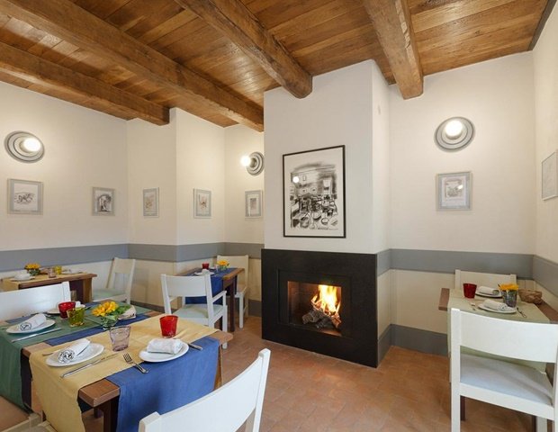 Фото Castello di Postignano Relais