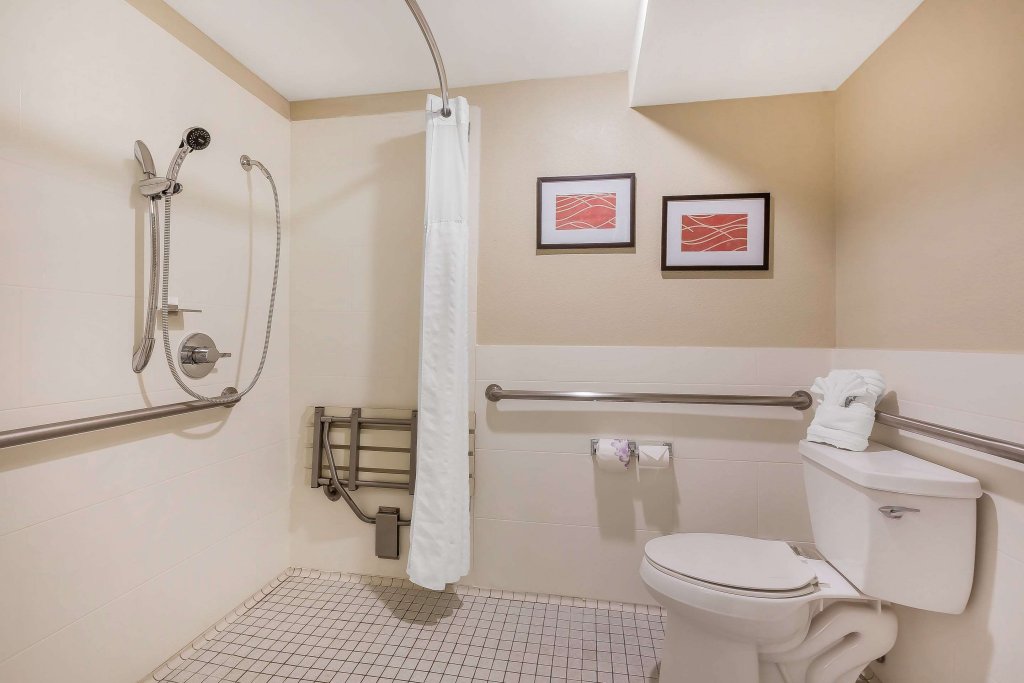 Фото Comfort Inn Santa Monica - West Los Angeles