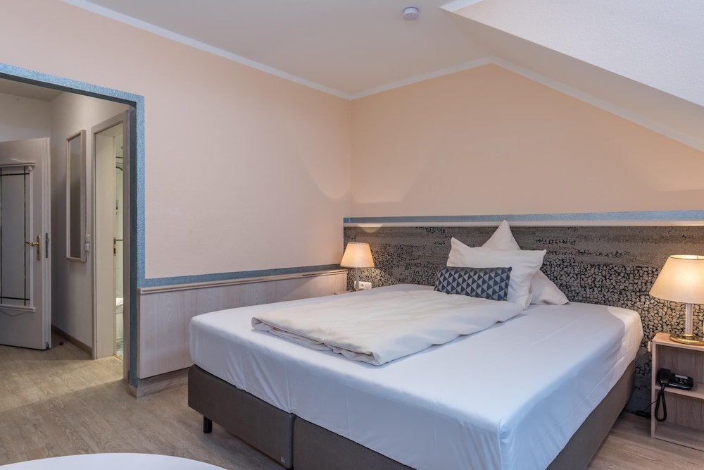 Фото Hotel am Schlosspark