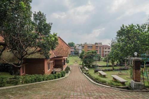 Hotel Urbanview Hotel Syariah Insani Cisarua Puncak, West Java, photo