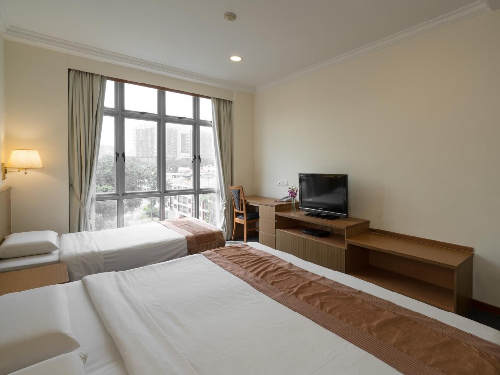 Фото отеля 2