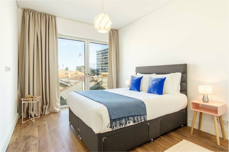 Гостиница Ribeira11 Design Apartment в Лиссабоне