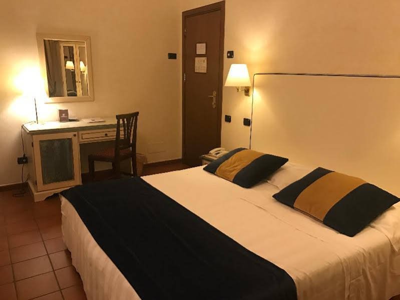 Фото Hotel Gattapone