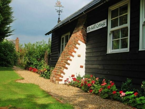 Hotel Hunston Mill Self Catering Cottages, England, photo