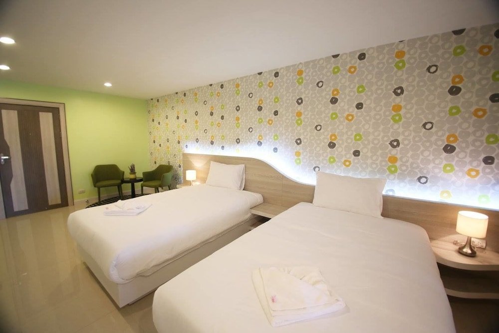 Фото Trebel Service Apartment Pattaya