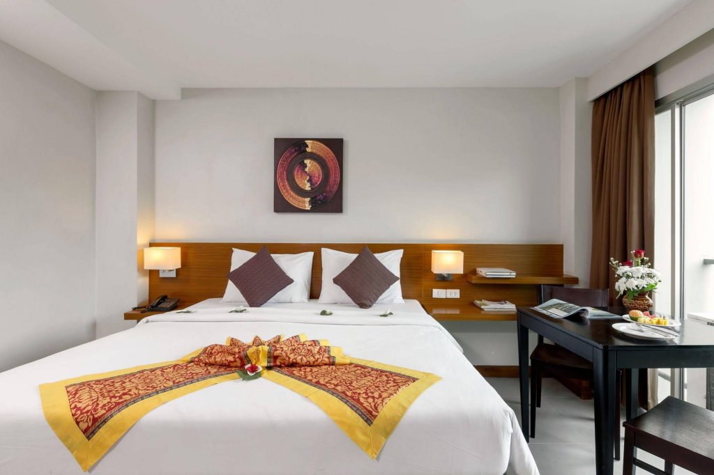 Фото Patong Bay Residence