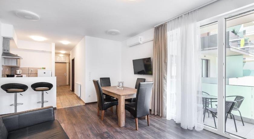 Фото Corvin Residence Apartments