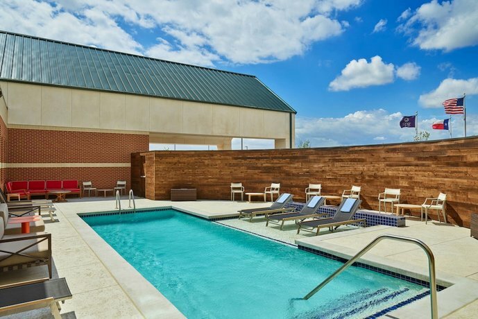 Гостиница Four Points by Sheraton Dallas Fort Worth Airport North
