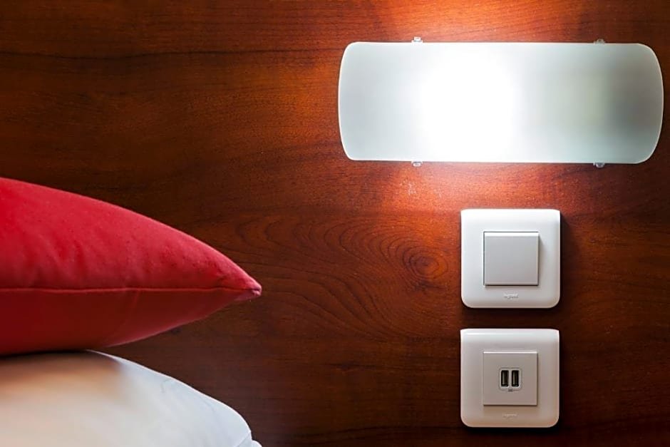 Фото Hotel The Originals Arras