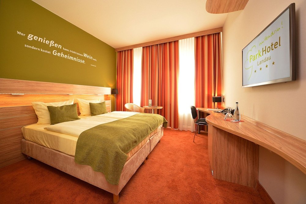 Фото Parkhotel Landau