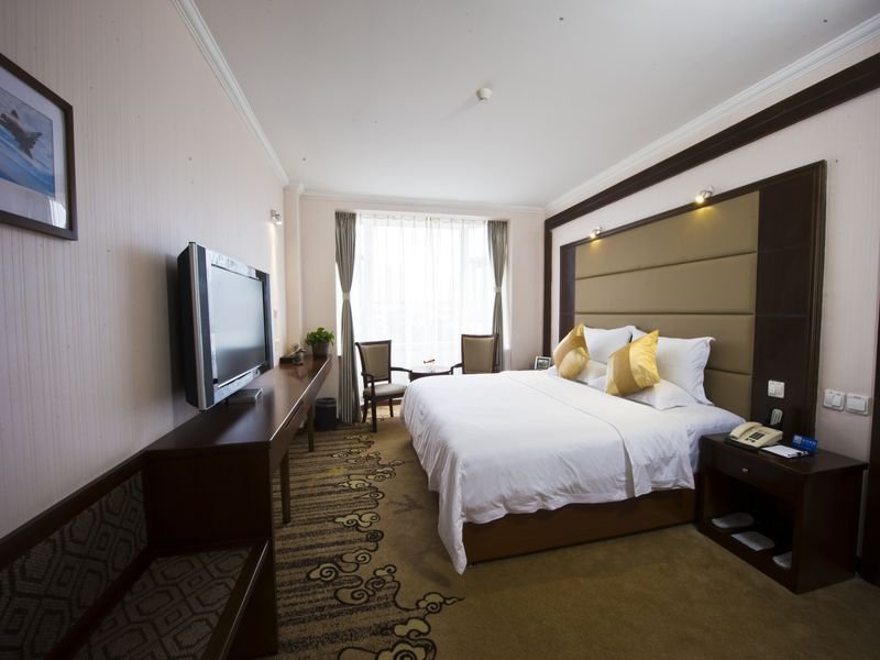 Фото Chengdu Chengfei Hotel