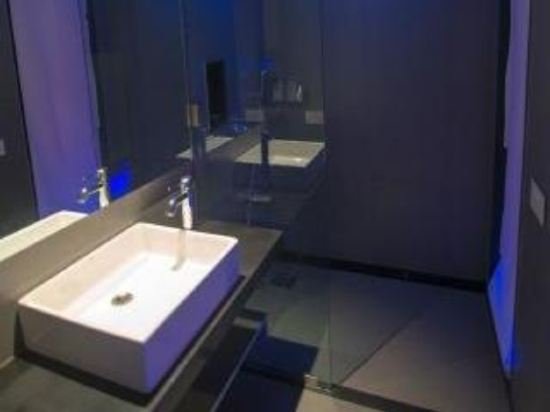 Фото SinQ Party Hotel