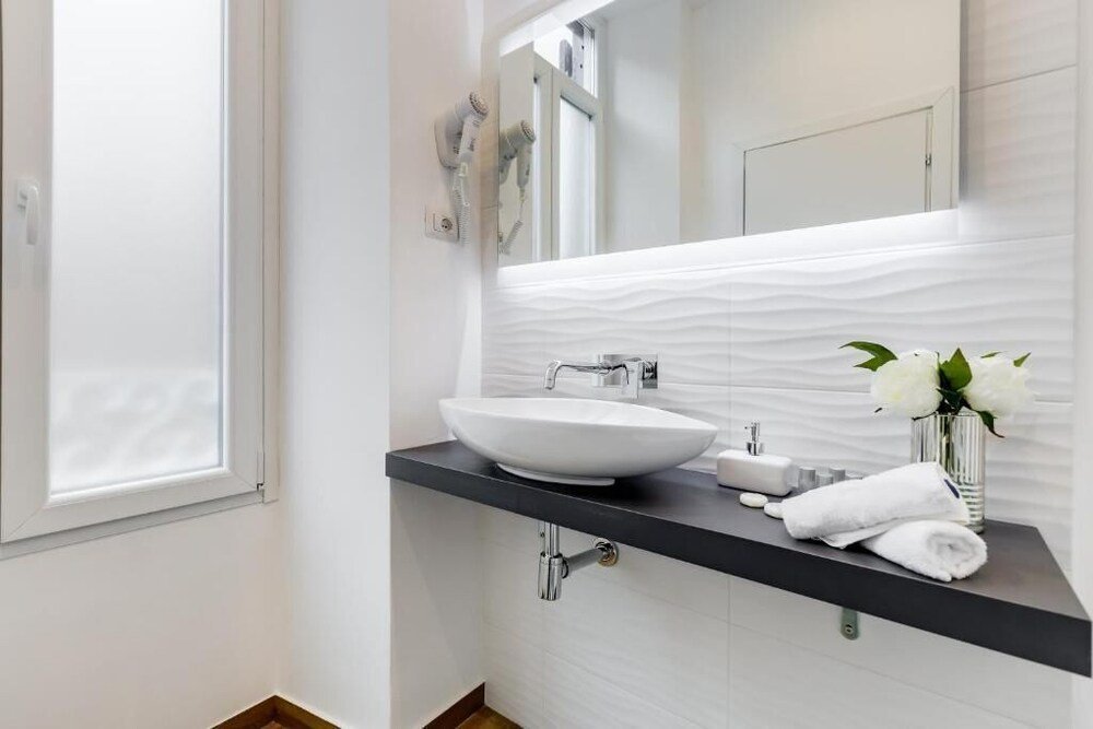 Фото Opera Private Suites