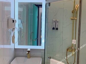 Гостиница 7 Days Inn Huaihua Railway Station Branch