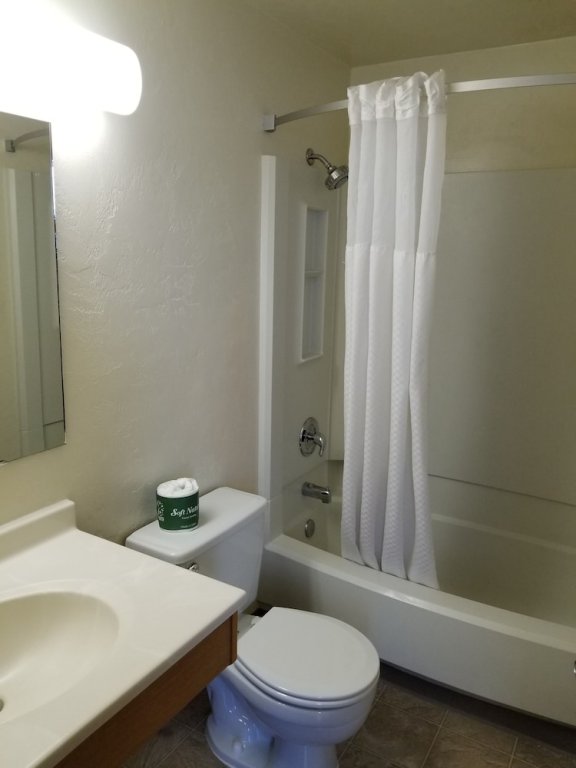 Фото Super 8 by Wyndham Ketchikan