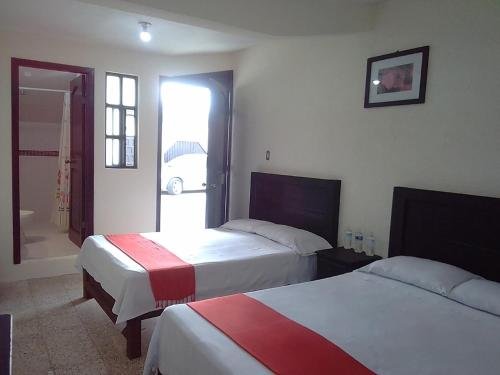 Фото отеля 2