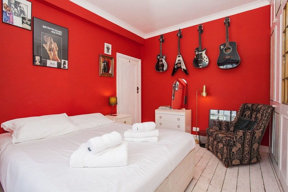 Фото Cosy 1 bedroom in Belsize Park