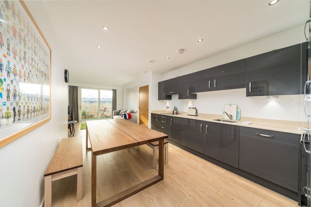 Фото New 2bd Flat 4mins to Excel Centre Fast City Links