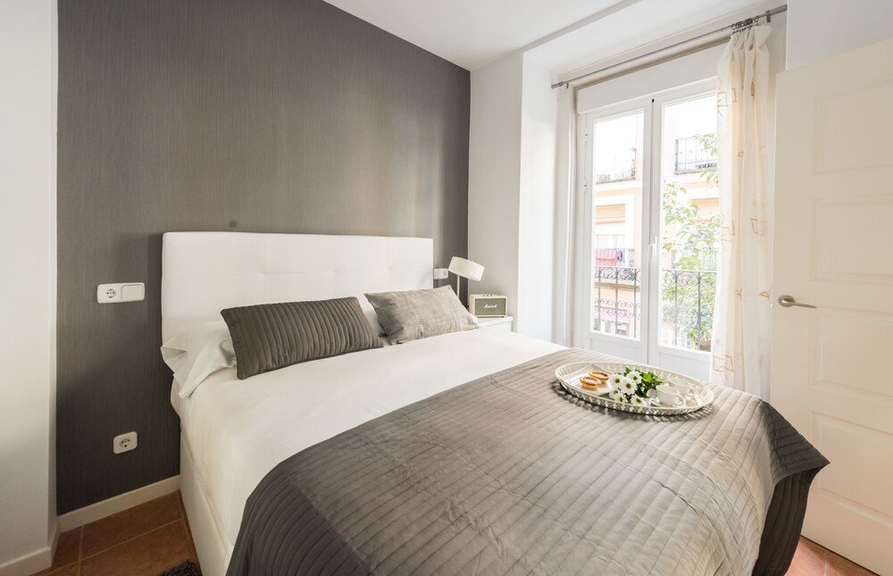 Фото Reina Sofia Boutique - MADFlats Collection