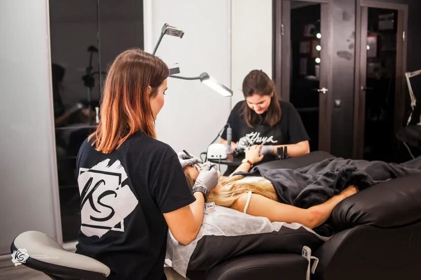 شريط حاجب العين Studiya krasoty Ksenii Sarkisovoj ، فورونيج، صورة