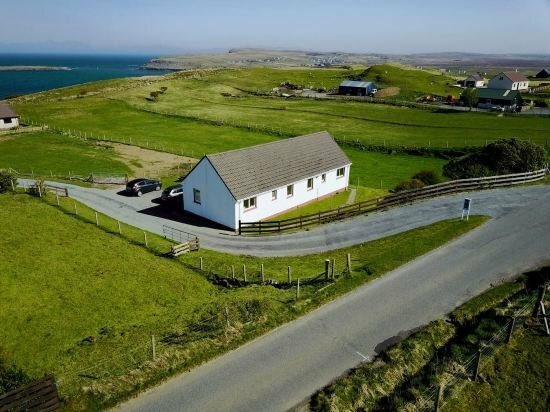 Гостиница Gairloch View Holiday Cottages - 'kenmore' & 'anmara'