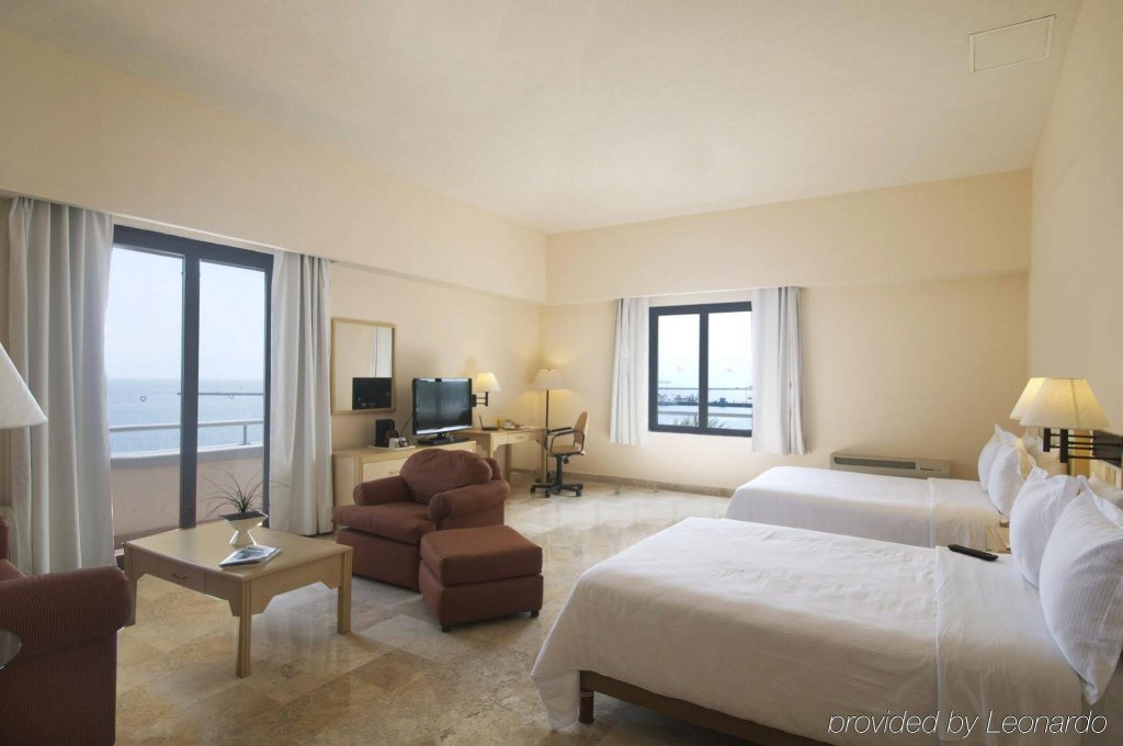 Фото Fiesta Inn Veracruz Malecon