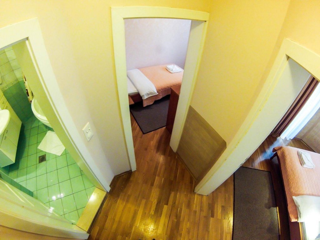 Фото Hotel Orange Inn