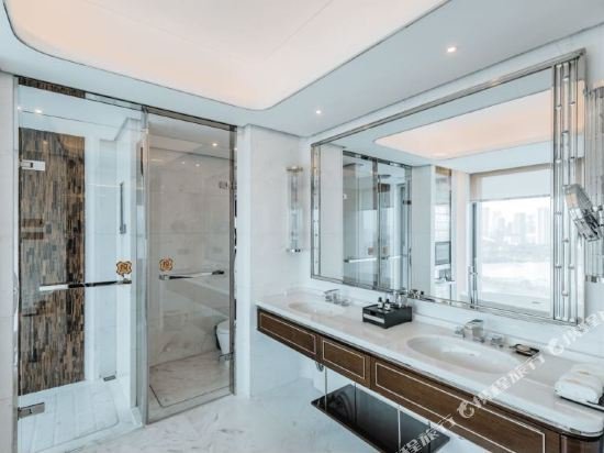 Фото Wuhan You Yi International Hotel