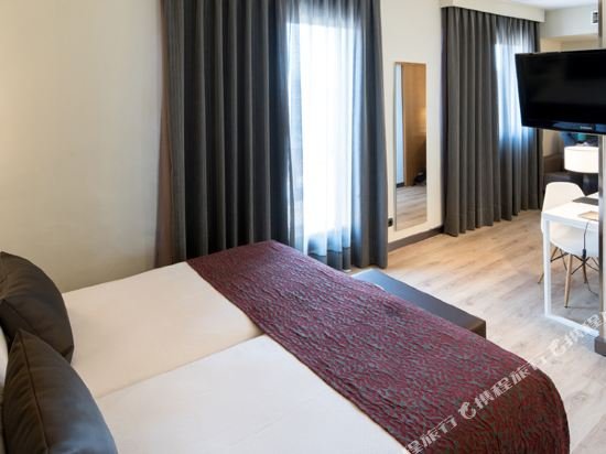 Фото Catalonia Castellnou