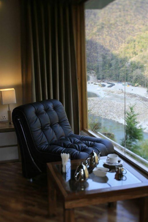 Фото Raga on the Ganges