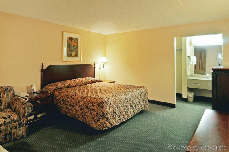 Гостиница Red Roof Inn and Suites Bossier City в Бошьер Сити