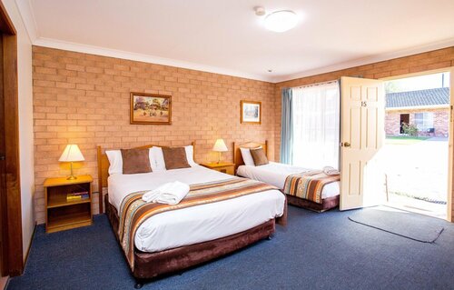 Гостиница Golden Chain Aalana Motor Inn