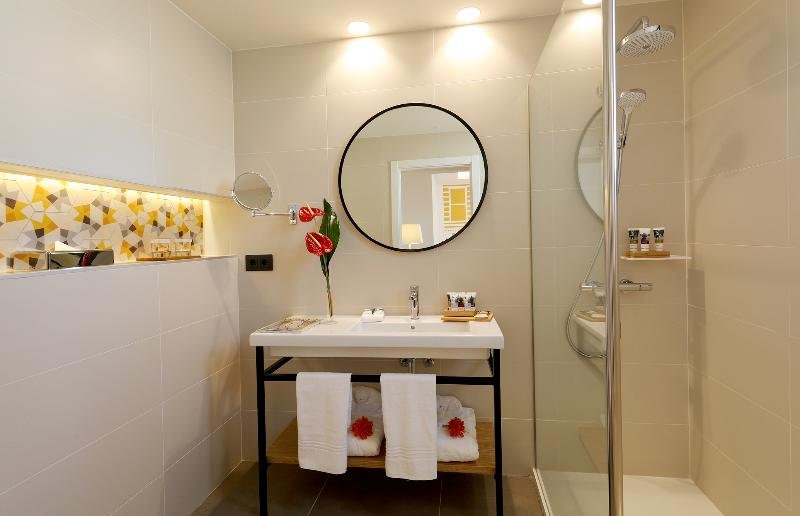 Фото Motel One Madrid-Plaza de España